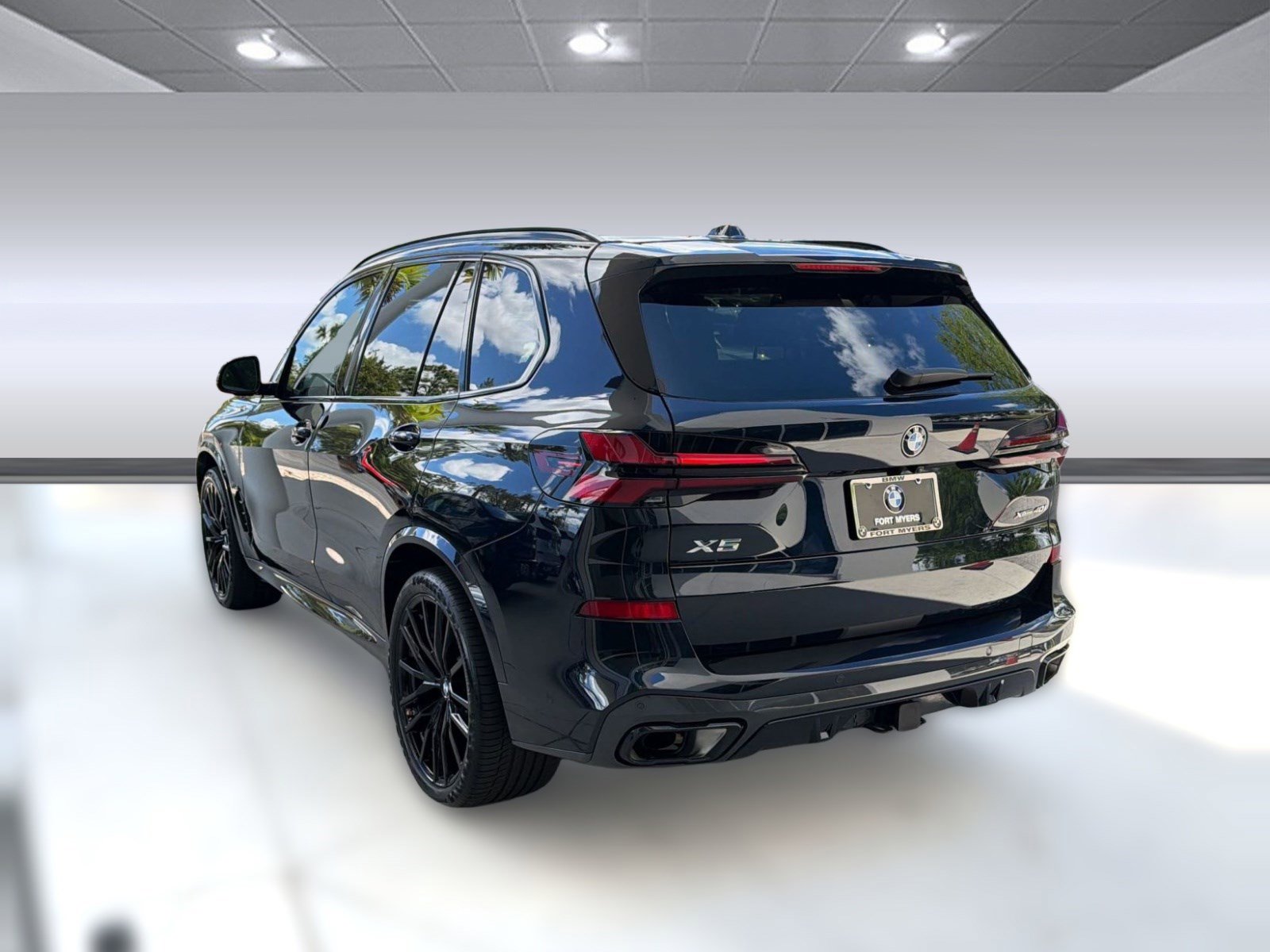 Certified 2024 BMW X5 xDrive40i w/ M Sport Package image 3