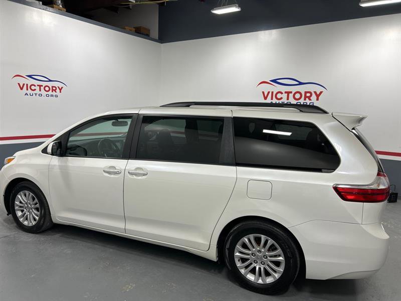 Used 2015 Toyota Sienna XLE image 5