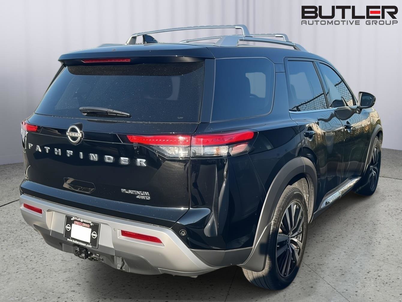 Used 2023 Nissan Pathfinder Platinum image 7
