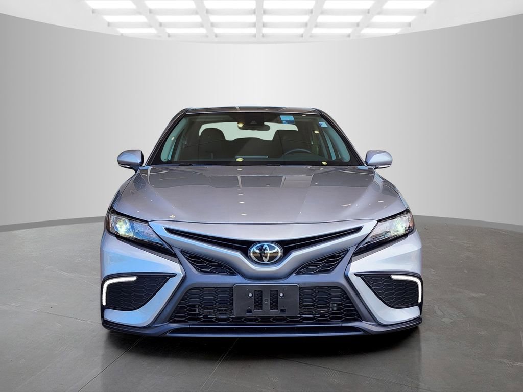 Used 2024 Toyota Camry SE FWD image 2