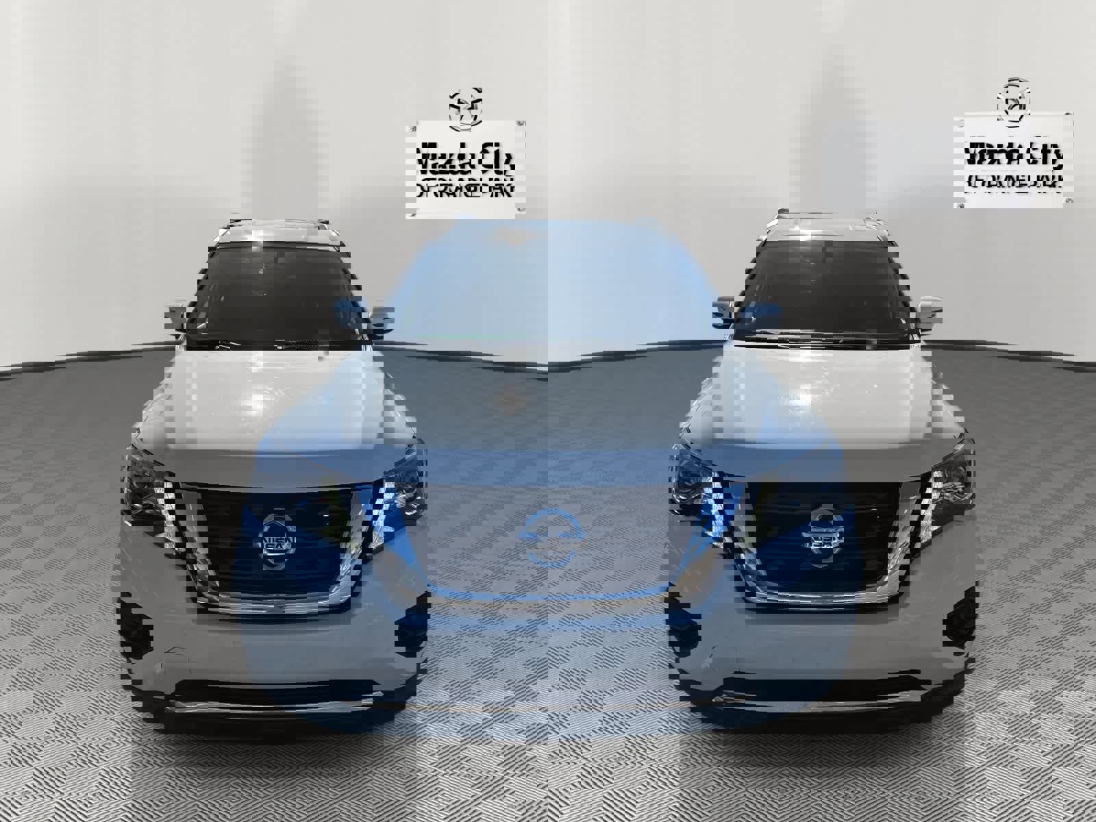 Used 2020 Nissan Pathfinder S image 2