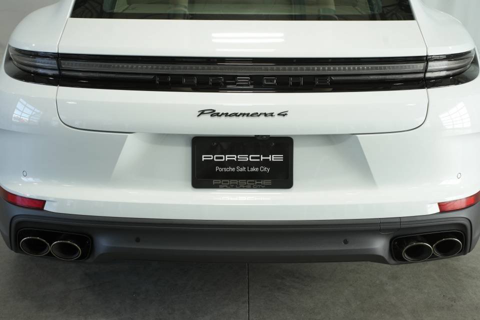 Certified 2025 Porsche Panamera 4 AWD/4WD image 40