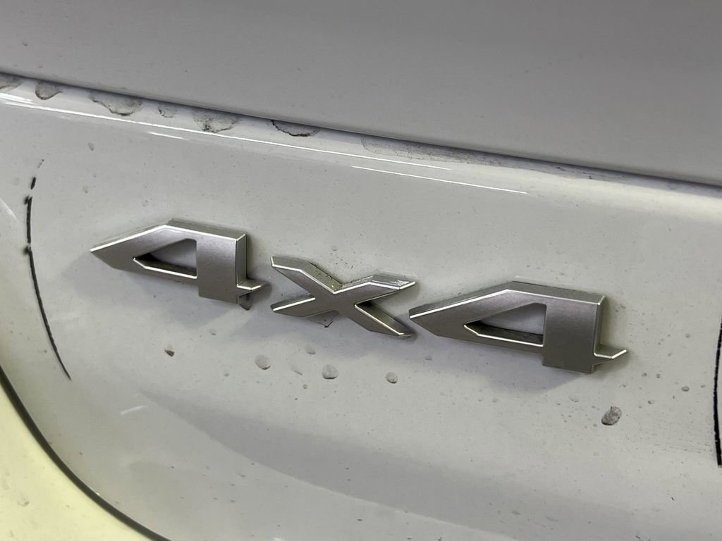 New 2025 Jeep Grand Cherokee Laredo image 6