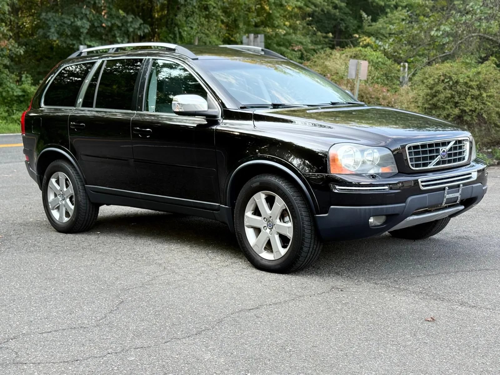 Used 2010 Volvo XC90 V8 AWD/4WD image 1