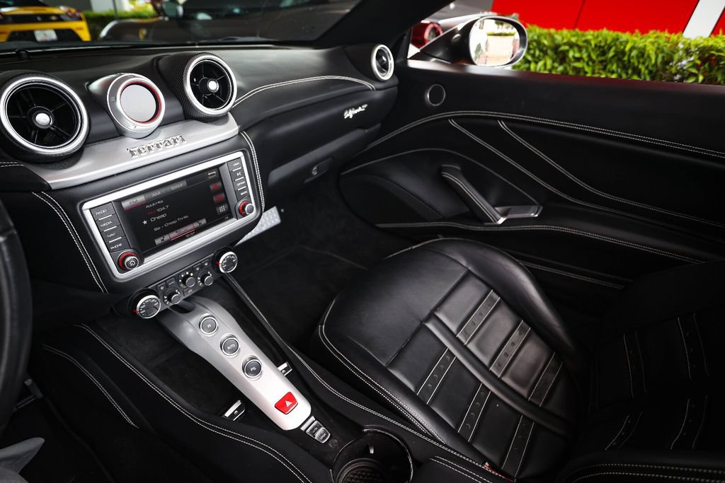 Certified 2016 Ferrari California T RWD image 37