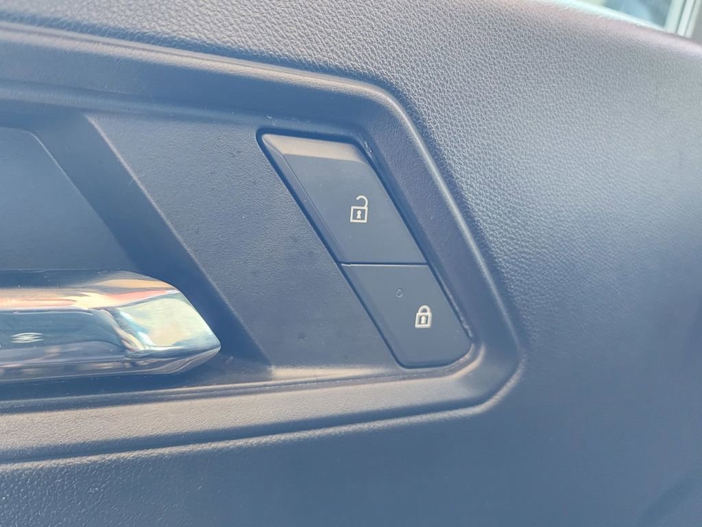 Used 2024 Chevrolet Colorado Z71 w/ Z71 Convenience Package 2 image 15