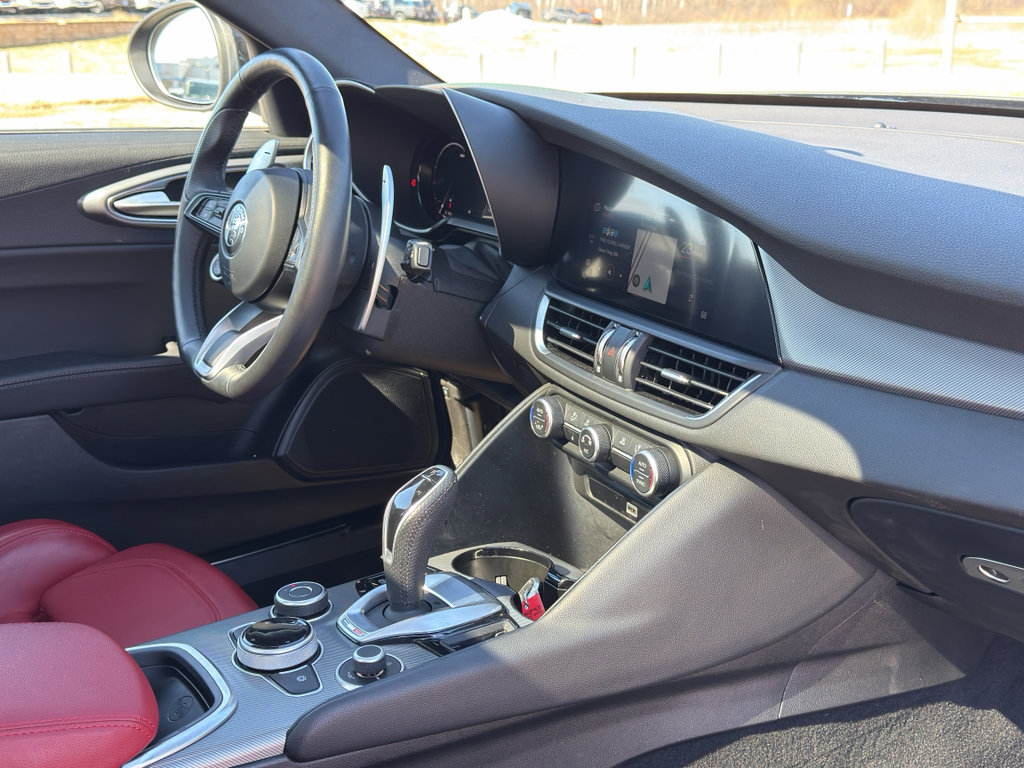Used 2024 Alfa Romeo Giulia Veloce AWD/4WD image 29