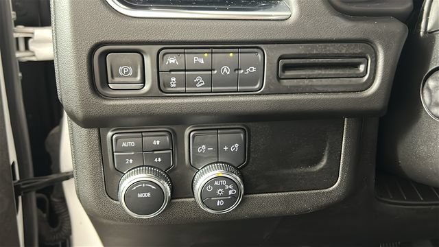 Used 2022 GMC Yukon XL AT4 AWD/4WD image 19