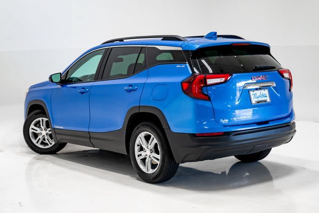 Used 2024 GMC Terrain SLE w/ Driver Convenience Package FWD image 32