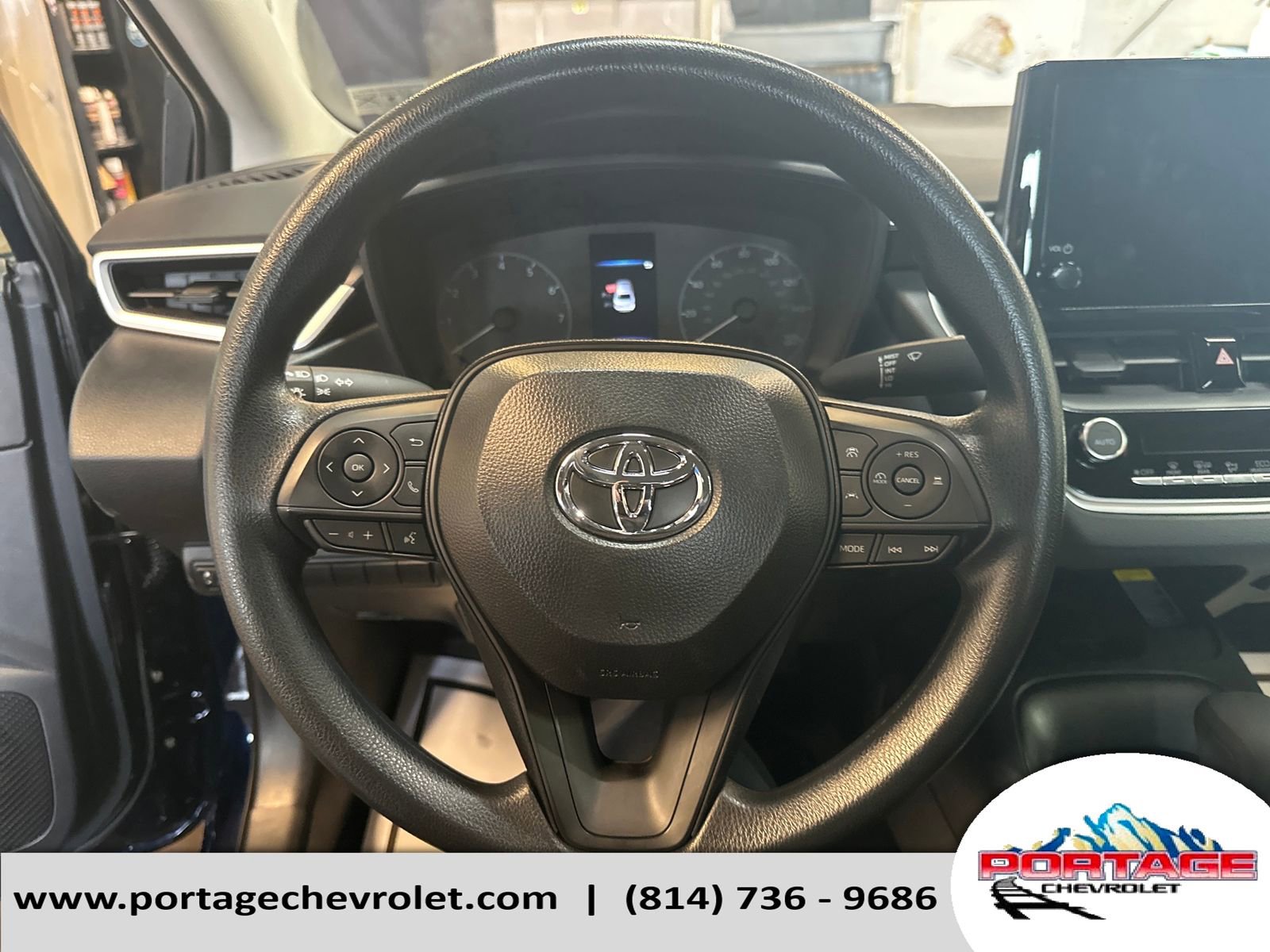 Used 2025 Toyota Corolla LE w/ LE Premium Package image 16