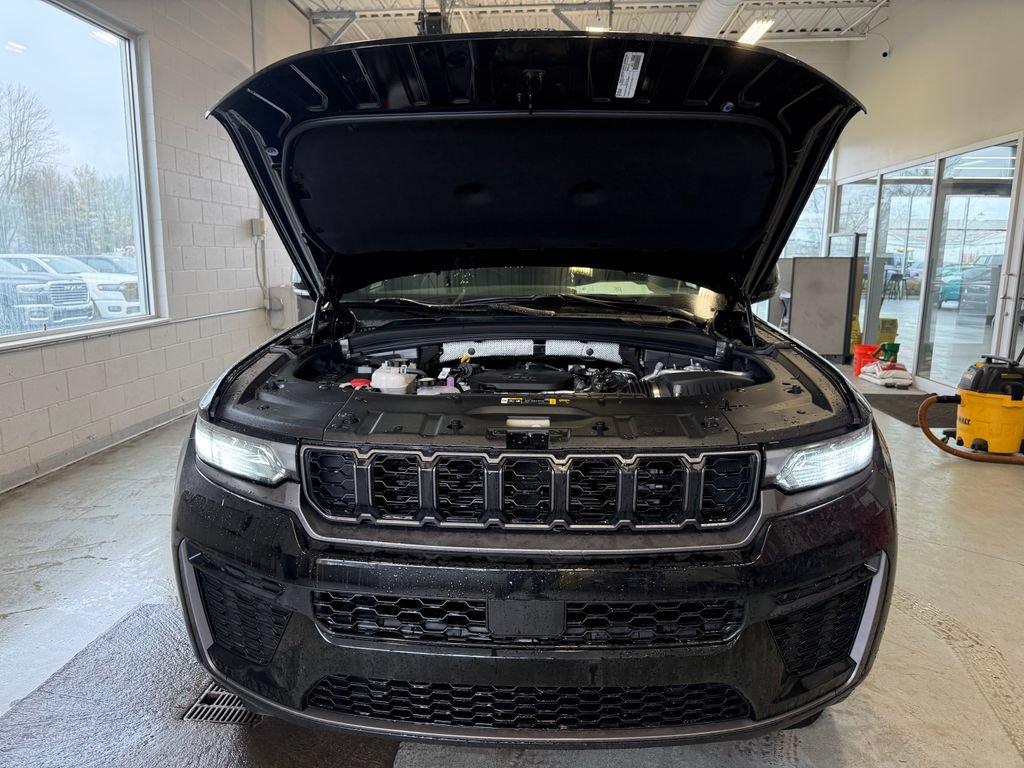 New 2026 Jeep Grand Cherokee Altitude AWD/4WD image 53