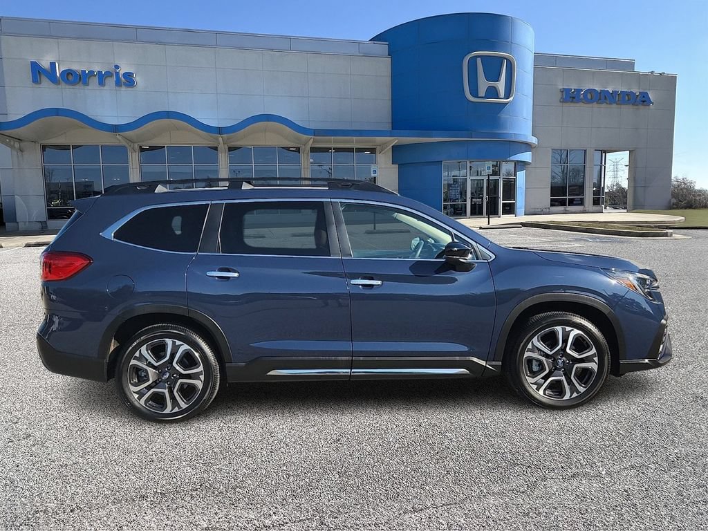Used 2025 Subaru Ascent Touring AWD/4WD image 5