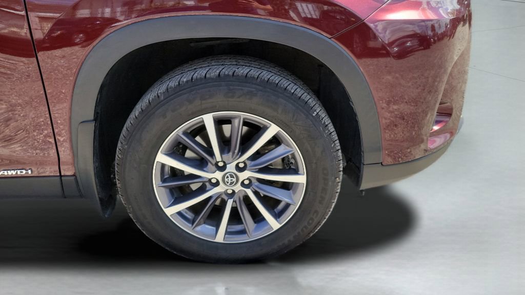 Used 2019 Toyota Highlander XLE image 10