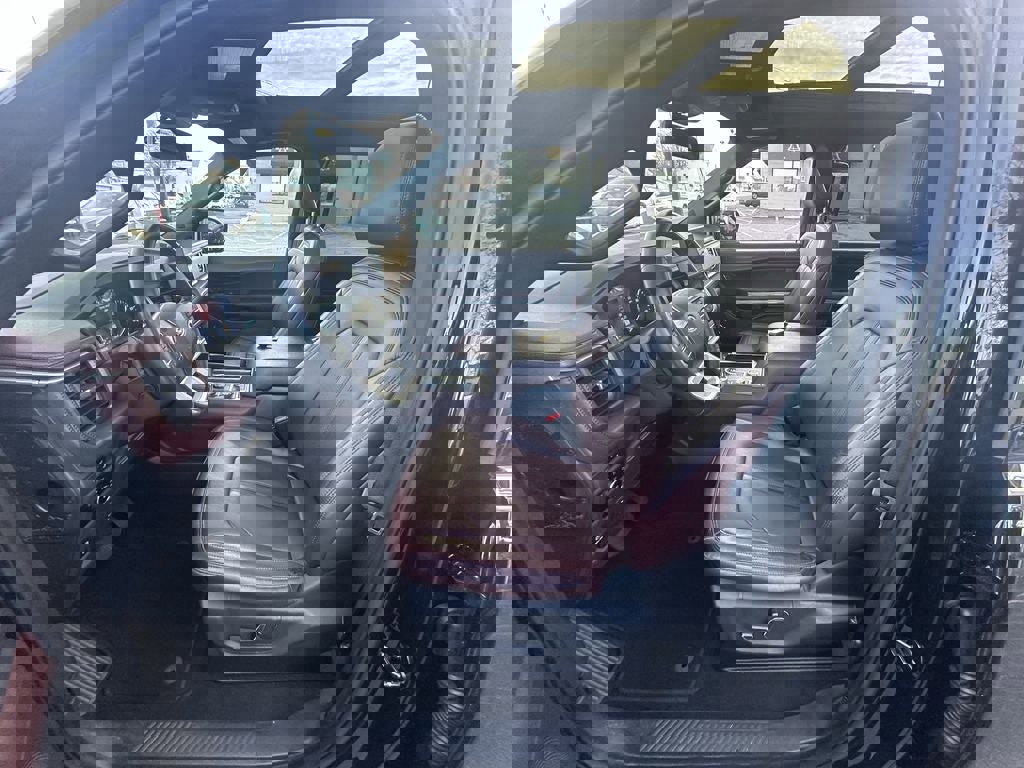 Used 2024 Ford Expedition Limited image 9