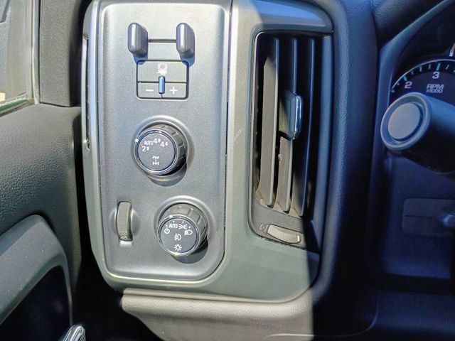 Used 2018 Chevrolet Silverado 1500 LT w/ All Star Edition image 21