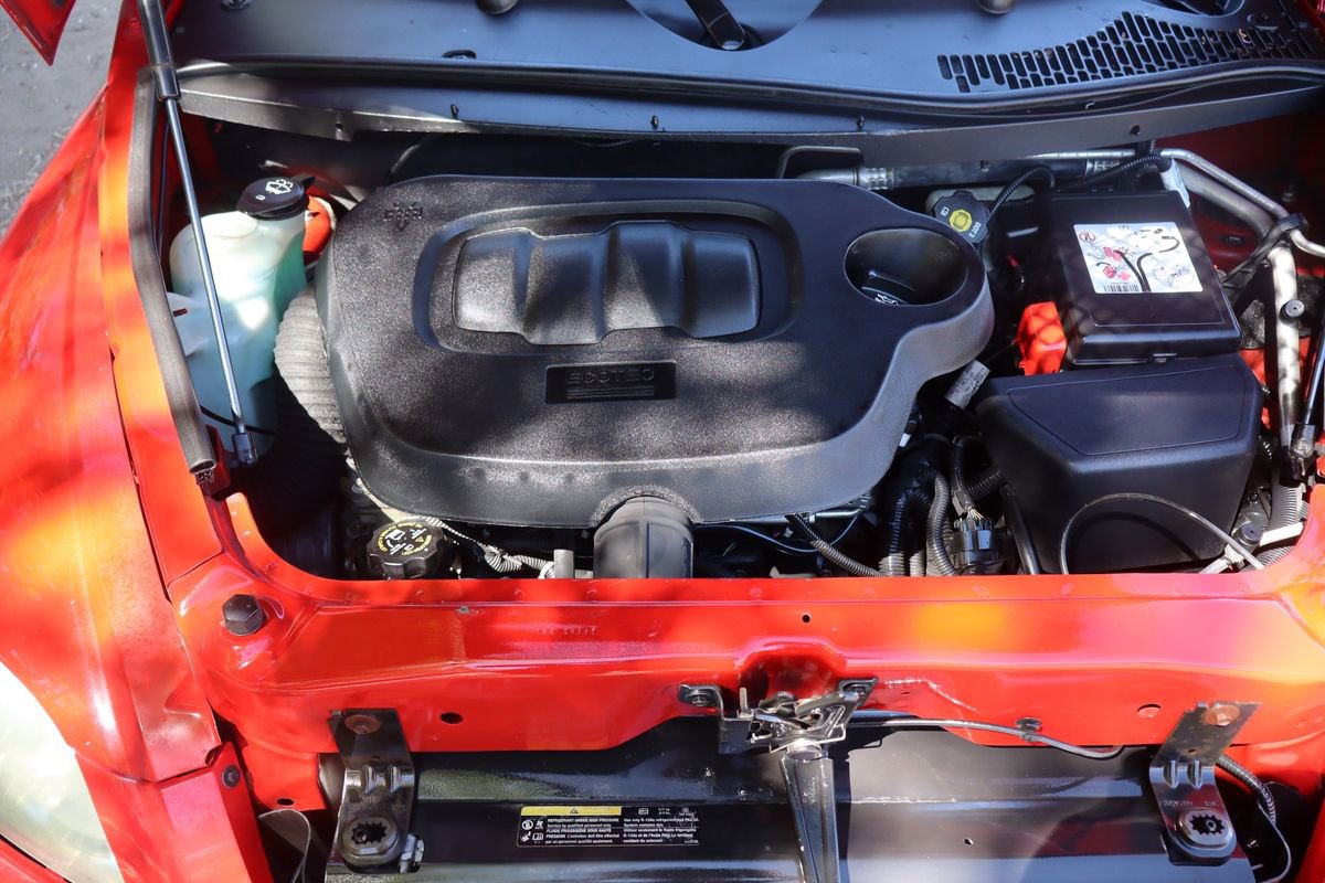 Used 2011 Chevrolet HHR LS image 35