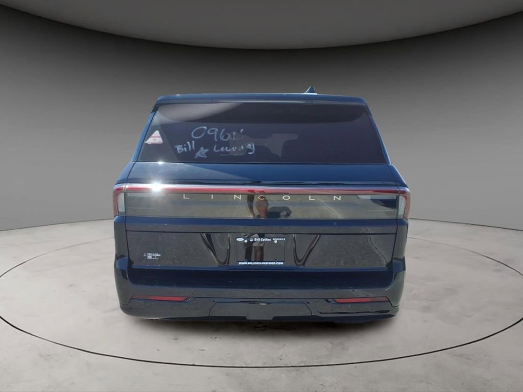 New 2026 Lincoln Navigator Reserve AWD/4WD image 7