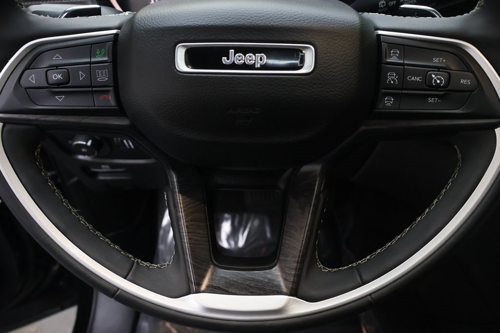 Used 2022 Jeep Grand Cherokee L Limited image 20