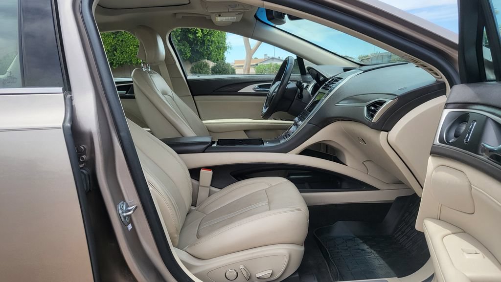 Used 2018 Lincoln MKZ Reserve w/ Climate Package FWD image 19