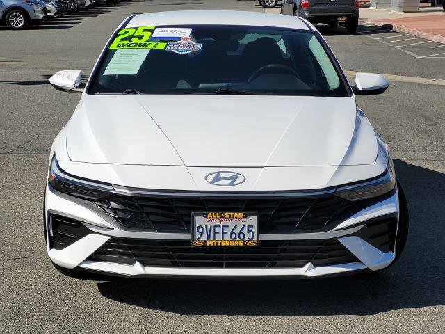 Used 2025 Hyundai Elantra SE FWD image 2