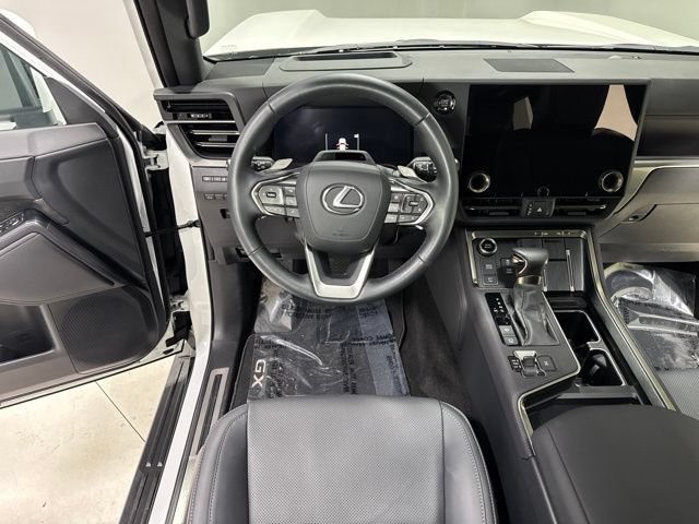 Used 2025 Lexus GX 550 w/ Accessory Package (Z1) AWD/4WD image 18