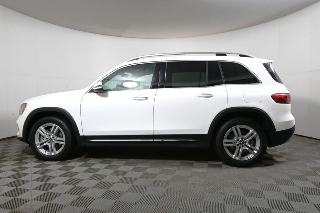 Used 2023 Mercedes-Benz GLB 250 4MATIC image 2
