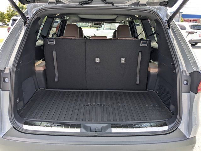 New 2026 Toyota Grand Highlander AWD Hybrid image 13