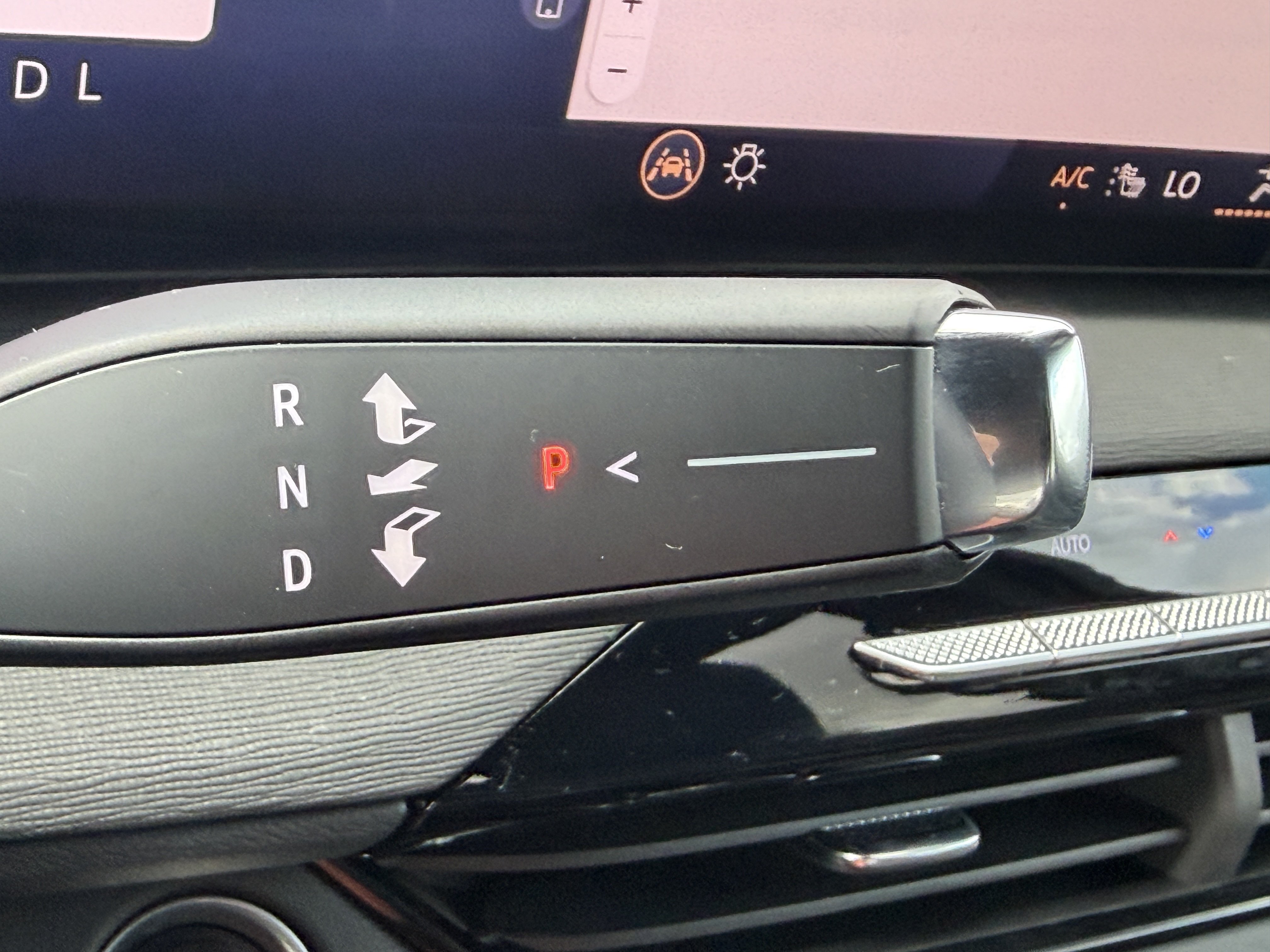 Used 2025 Buick Enclave Preferred FWD image 25