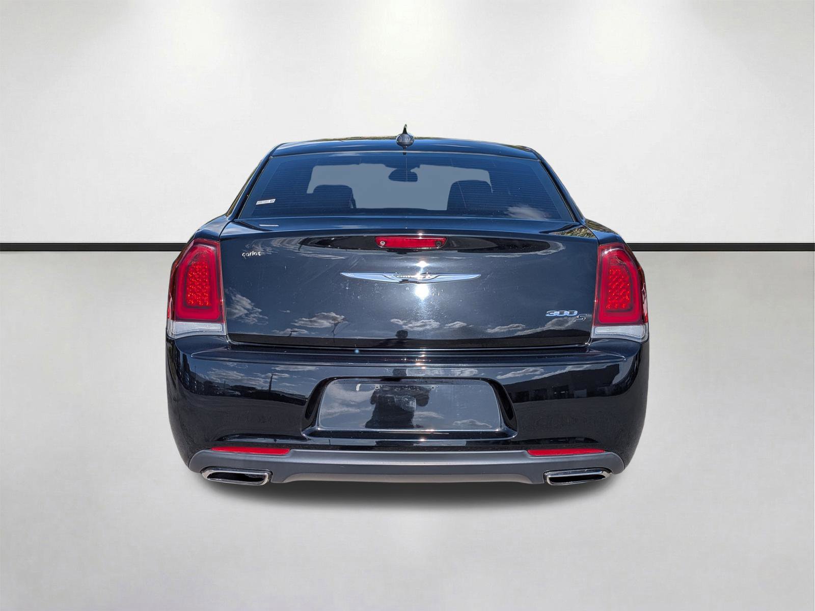 Used 2019 Chrysler 300 S image 5