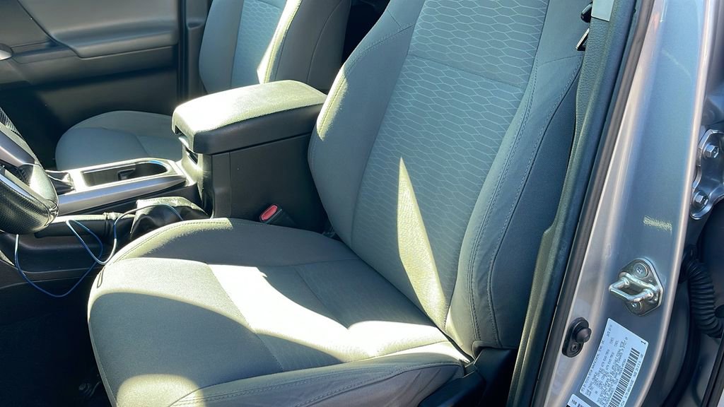 Used 2016 Toyota Tacoma SR5 image 13