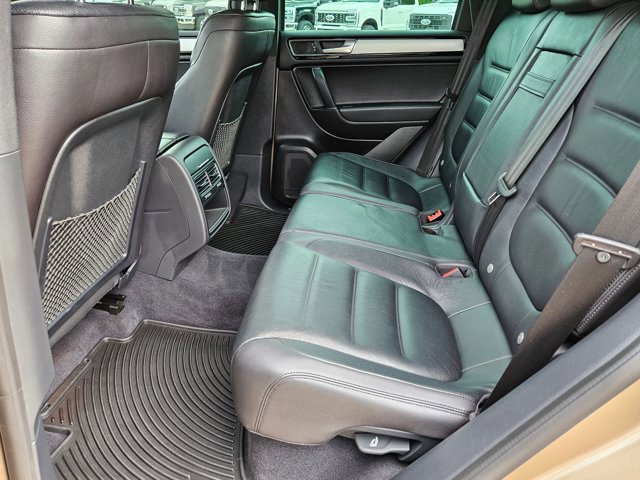 Used 2017 Volkswagen Touareg Wolfsburg Edition image 18