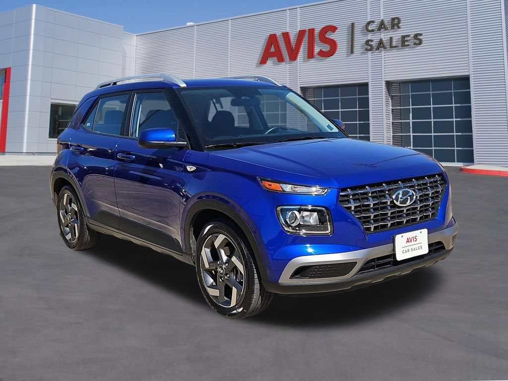 Used 2025 Hyundai Venue SEL FWD image 3