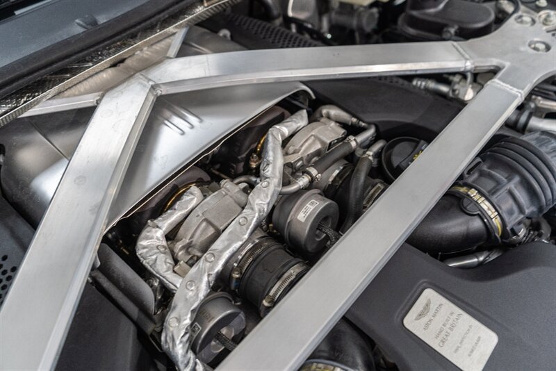 Used 2023 Aston Martin V8 Vantage Coupe RWD image 46