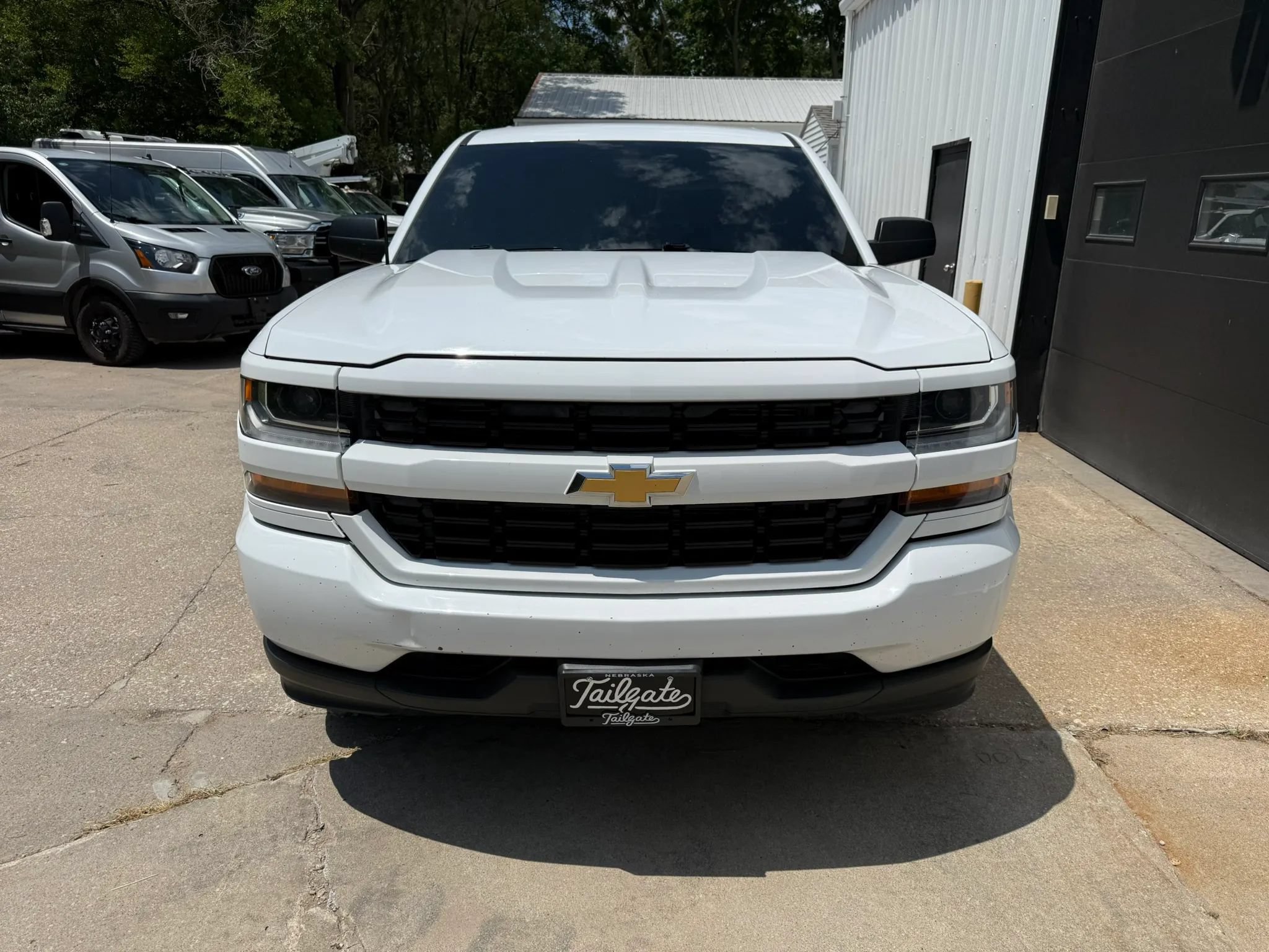 Used 2016 Chevrolet Silverado 1500 Custom w/ Custom Convenience Package AWD/4WD image 3