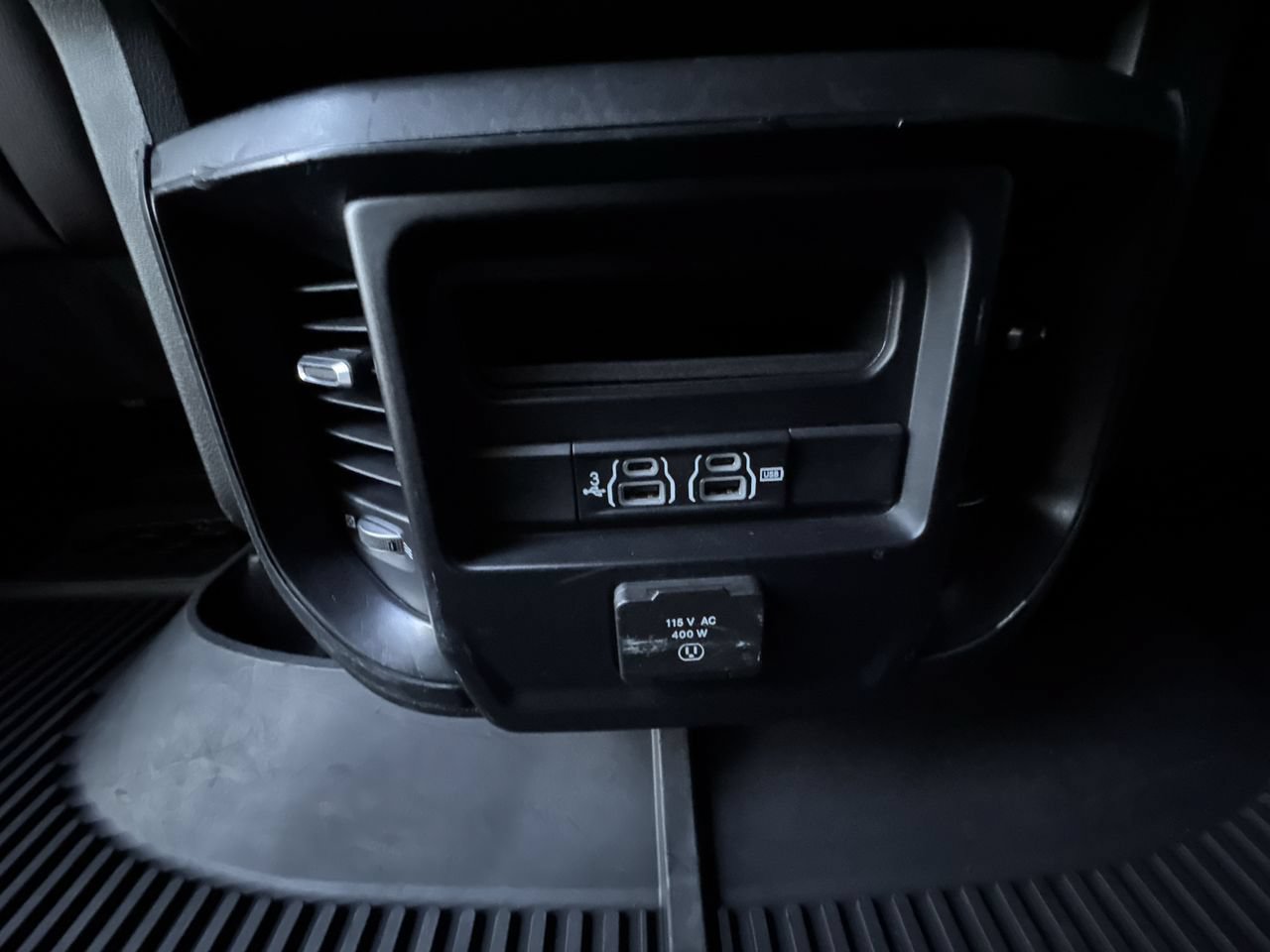 Used 2019 RAM 1500 Laramie AWD/4WD image 28