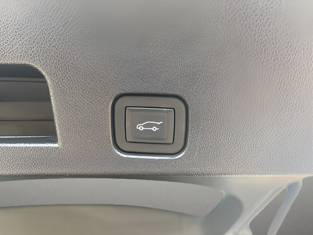 Used 2025 GMC Acadia Elevation FWD image 9