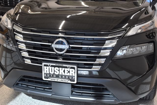 Used 2025 Nissan Rogue SV AWD/4WD image 14
