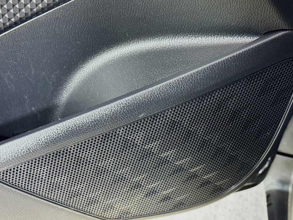 Used 2019 Toyota C-HR LE FWD image 23