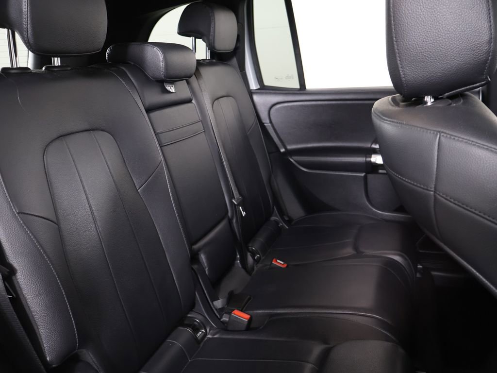 Used 2021 Mercedes-Benz GLB 250 4MATIC w/ Premium Package image 33