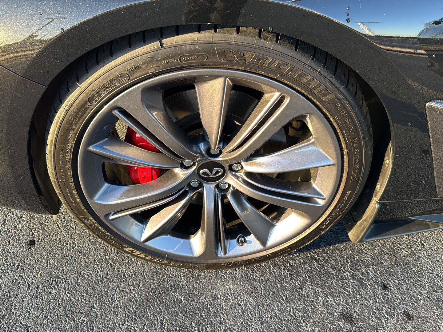 Used 2022 INFINITI Q60 Red Sport 400 w/ Carbon Fiber Package image 29