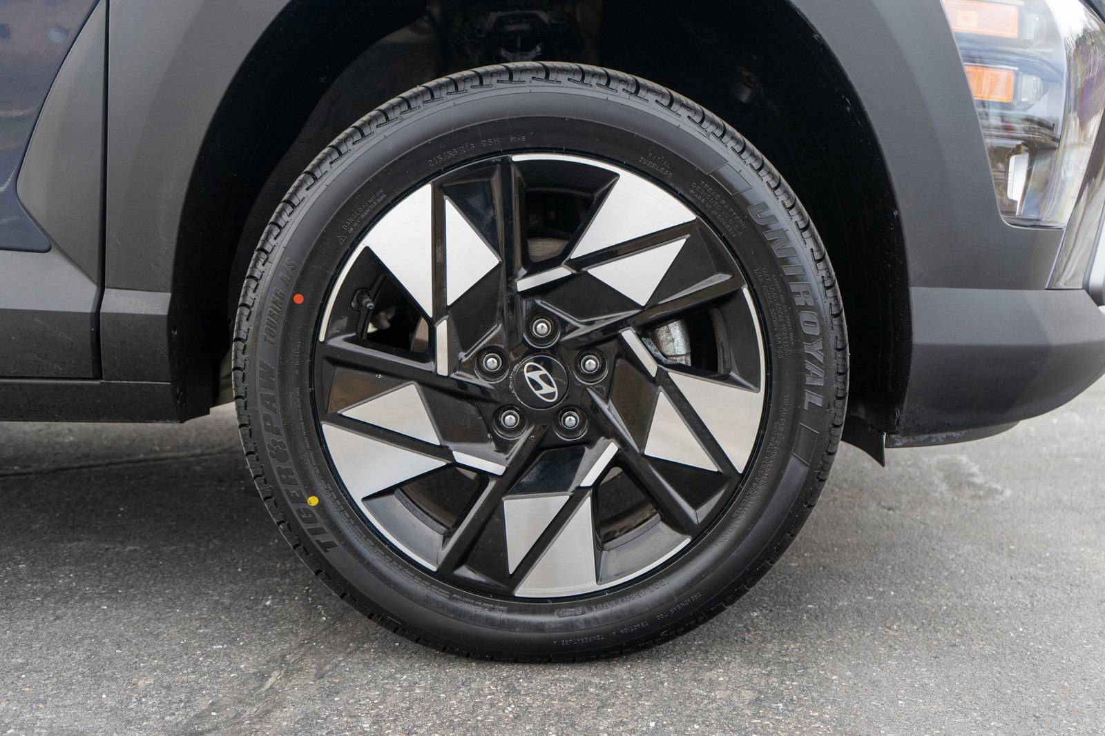 Used 2024 Hyundai Kona SEL AWD/4WD image 10