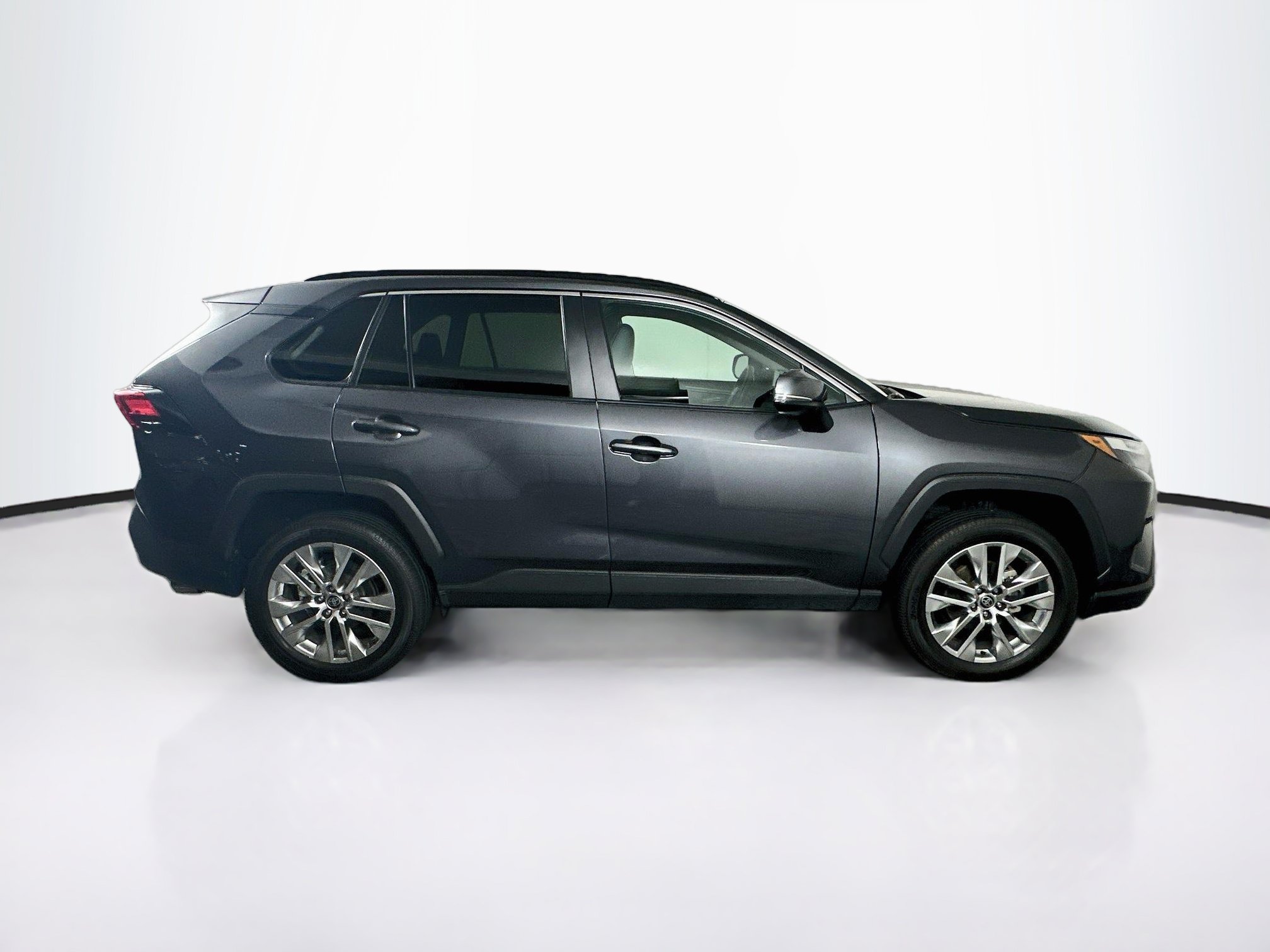 Used 2025 Toyota RAV4 XLE Premium FWD image 10