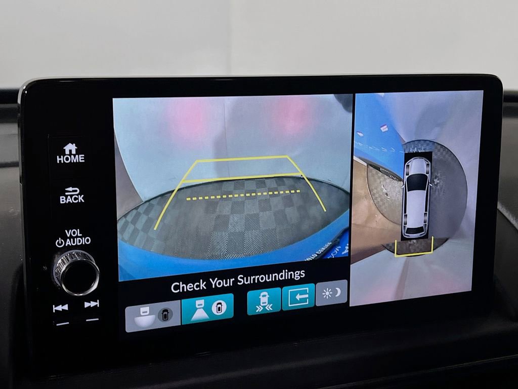 Used 2025 Honda Pilot TrailSport image 13