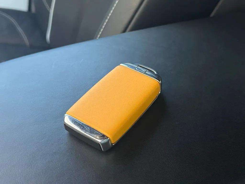 Used 2022 Rolls-Royce Cullinan Black Badge w/ Dark Exterior Package image 24