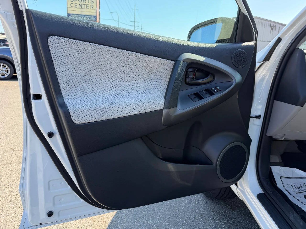 Used 2014 Toyota RAV4 EV FWD image 10