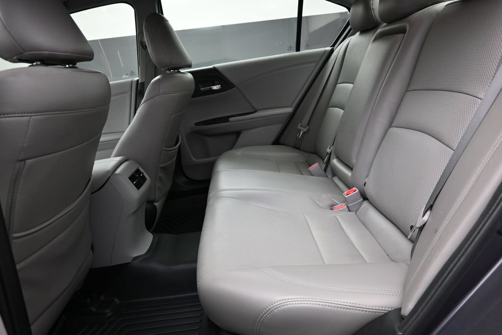 Used 2017 Honda Accord EX image 15