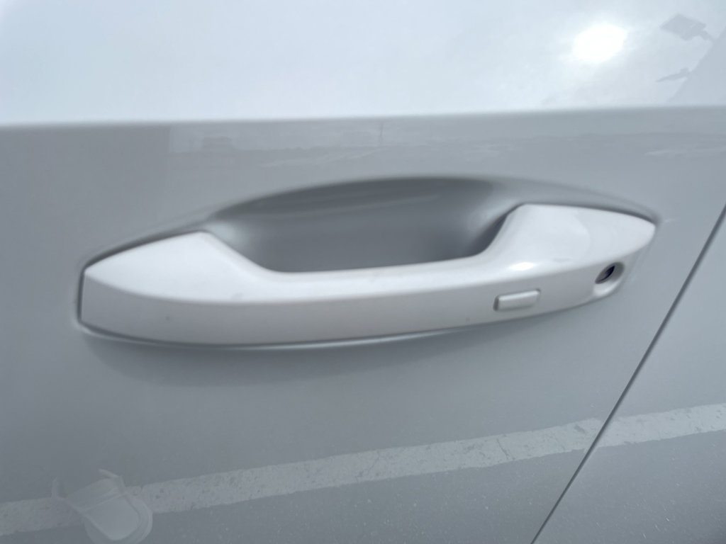 Certified 2025 Nissan Kicks SR image 7