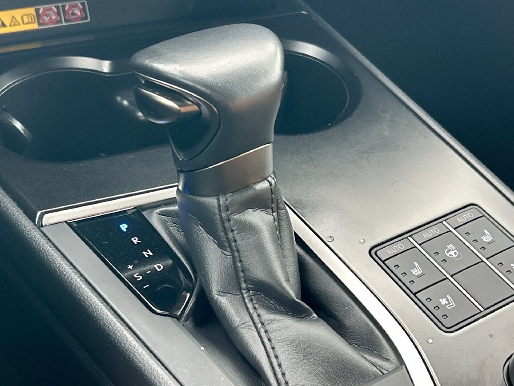 Used 2024 Lexus UX 250h FWD w/ Premium Package image 23