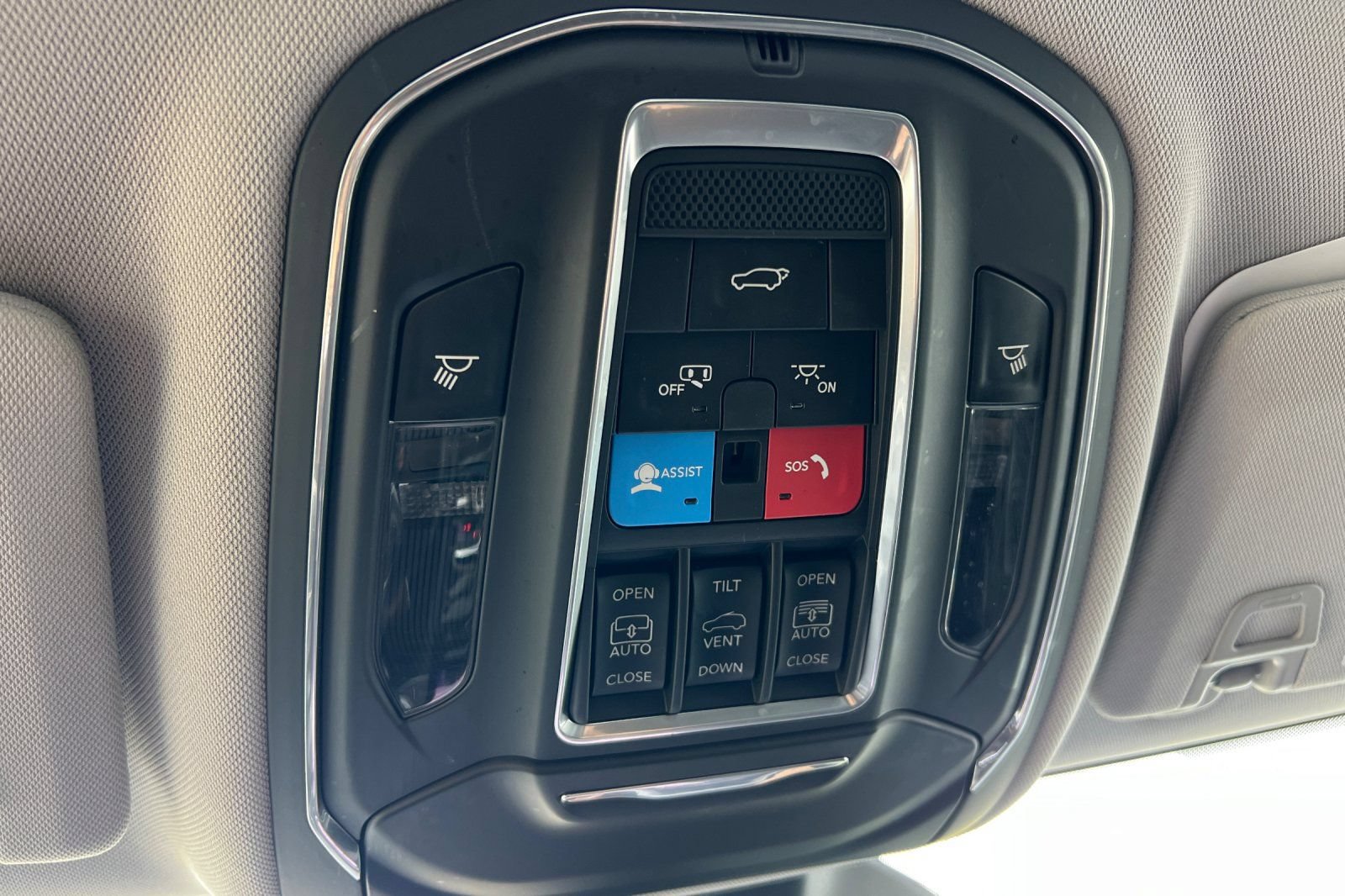 Used 2024 Jeep Grand Cherokee Limited 4xe AWD/4WD image 24