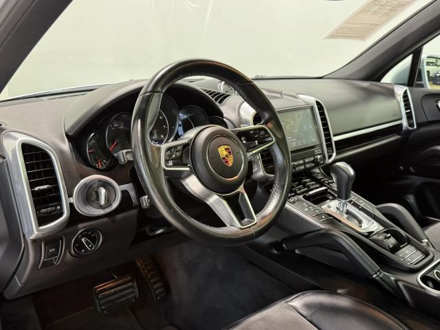 Used 2017 Porsche Cayenne Platinum Edition AWD/4WD image 13